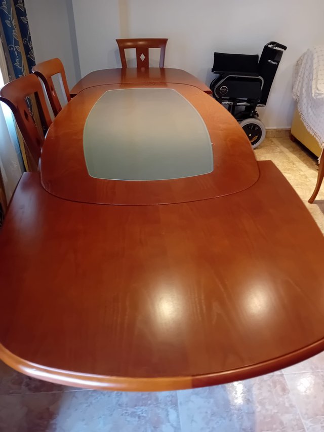 MESA SALÓN, 4 SILLAS Y 2 SILLONES 60€, CARTAGENA