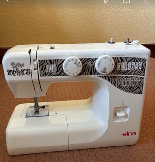 Máquina de coser Elna