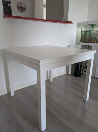 Mesa extensible blanca Ikea - Modelo Bjursta