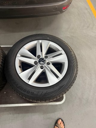 4 Llantas con Neumáticos Volkswagen