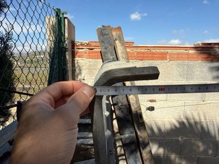 Rejas de Hierro Galvanizado, puertas y una ventana