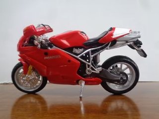 Ducati 999 S (Escala 1/18)