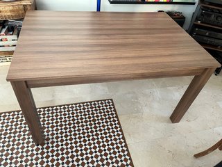 Mesa de Comedor de Madera