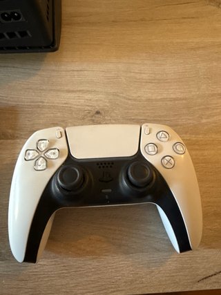 PS5 Slim 1TB y auriculares sony pulse explorer