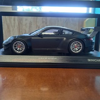 Porsche 911 GT3 R Minichamps 1/18