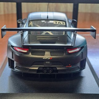 Porsche 911 GT3 R Minichamps 1/18