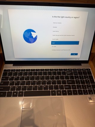 Ordenador portátil 15,6" Full HD IPS M3 8GB 256gb
