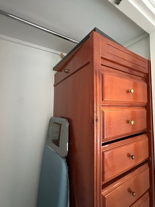 Cajonera de madera con 7 cajones