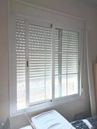 Ventanas correderas y abatible de dos hojas 1.20