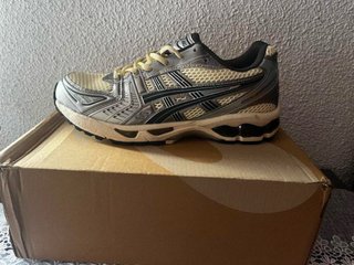 Zapatos Asics Beige/Plata