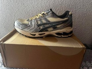 Zapatos Asics Beige/Plata