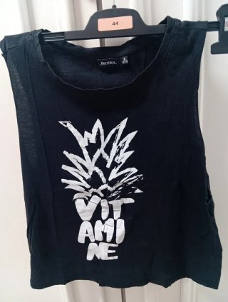Camiseta Bershka Negra Estampada Talla M