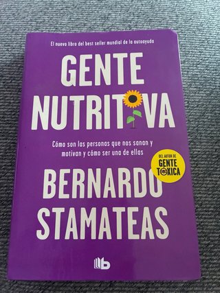 Libro de autoayuda bien cuidado