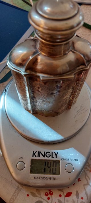 Caja de té de plata con tapa