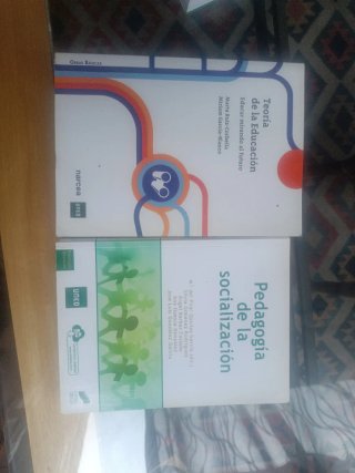 Libros de la carrera de Pedagogia de la UNED
