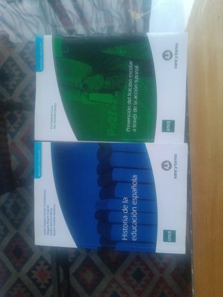 Libros de la carrera de Pedagogia de la UNED