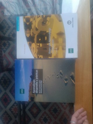 Libros de la carrera de Pedagogia de la UNED