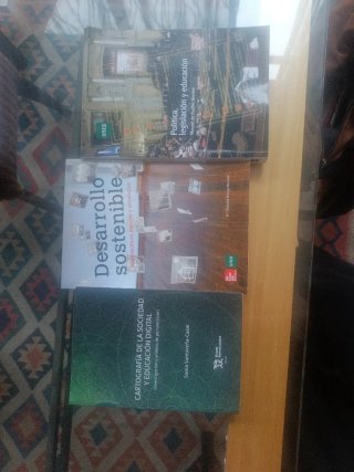 Libros de la carrera de Pedagogia de la UNED