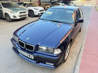 BMW 323iA e36 coupe