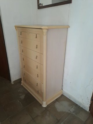 Cómoda de Madera Estilo Clásico