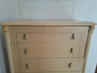 Cómoda de Madera Estilo Clásico