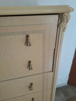 Cómoda de Madera Estilo Clásico