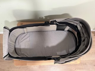 Capazo Joolz Hub+  Color Sage Green