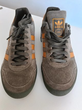 Zapatillas Adidas Marrones y Naranja