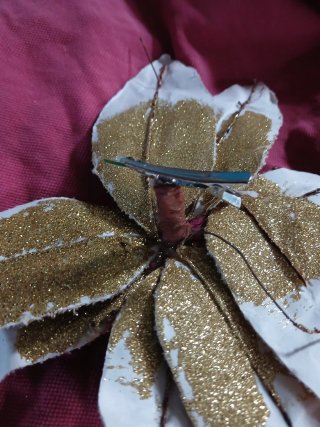 Stelle di Natale beige e dorate con clip