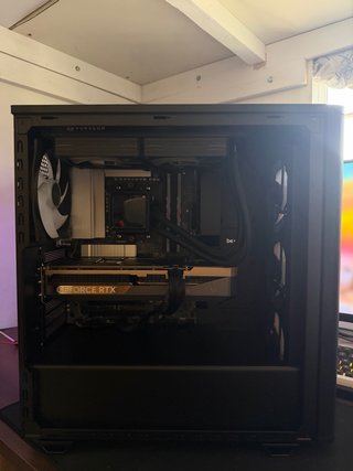 PC Gaming Ryzen 7 9800X3D RTX 5080 16GB