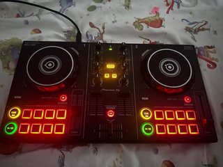 Controladora Pioneer DDJ-200