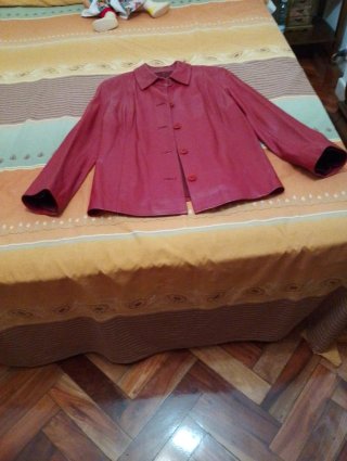 Cazadora de piel granate para mujer