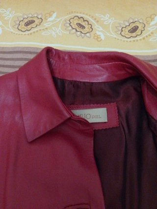 Cazadora de piel granate para mujer