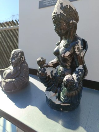 Pareja de figuras decorativas