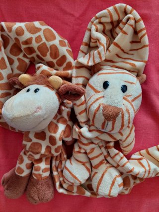 2 Bufandas de animales de peluche