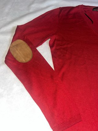 Jersey Rojo con Parches en Codos