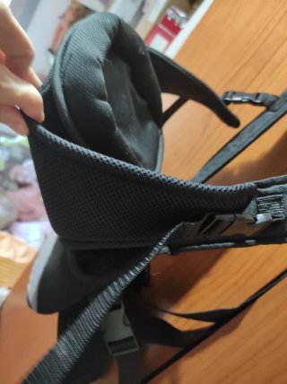 Mochila Portabebés Negra y Gris