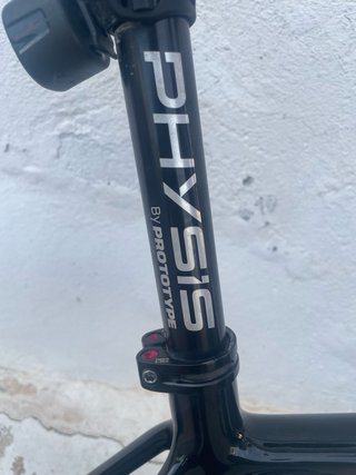 Bicicleta BH Evo Ultralight Negra letras naranja