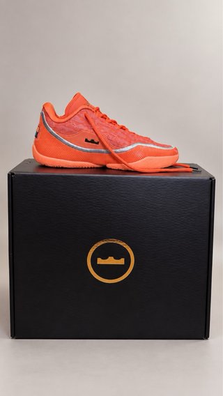 Nike LeBron XXIII FK sin estrenar