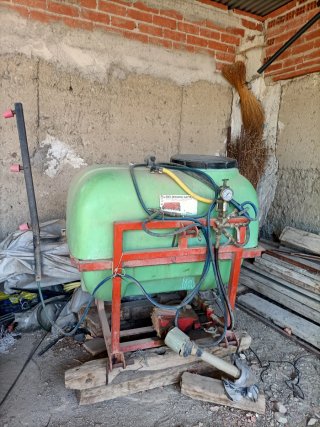 Cuba de fumigar poco uso. ZONA:ALMONACID DE TOLEDO