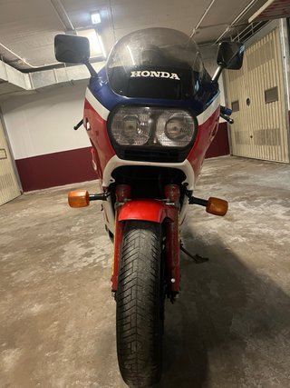 Honda VF1000R Histórica