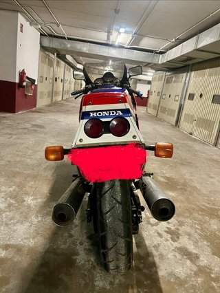 Honda VF1000R Histórica