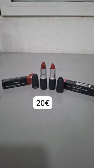 2 barras de labios MAC