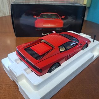 Ferrari Testarossa kyosho 1/18