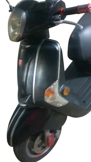 Kimco Like 50 Scooter Negro año 2014.