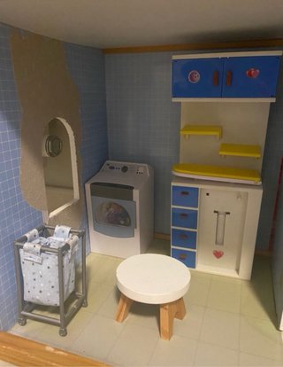 Casa de muñecas Imaginarium. Está desmontada.
