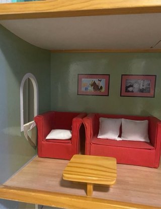 Casa de muñecas Imaginarium. Está desmontada.
