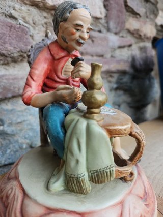 Figura Decorativa de Cerámica