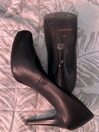 Zapatos de tacón negros Zara