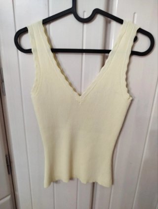 Camiseta de Tirantes Amarillo Pastel